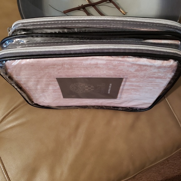 VINCE CAMUTO PINK LYON SHOWER CURTAIN - Picture 4 of 4